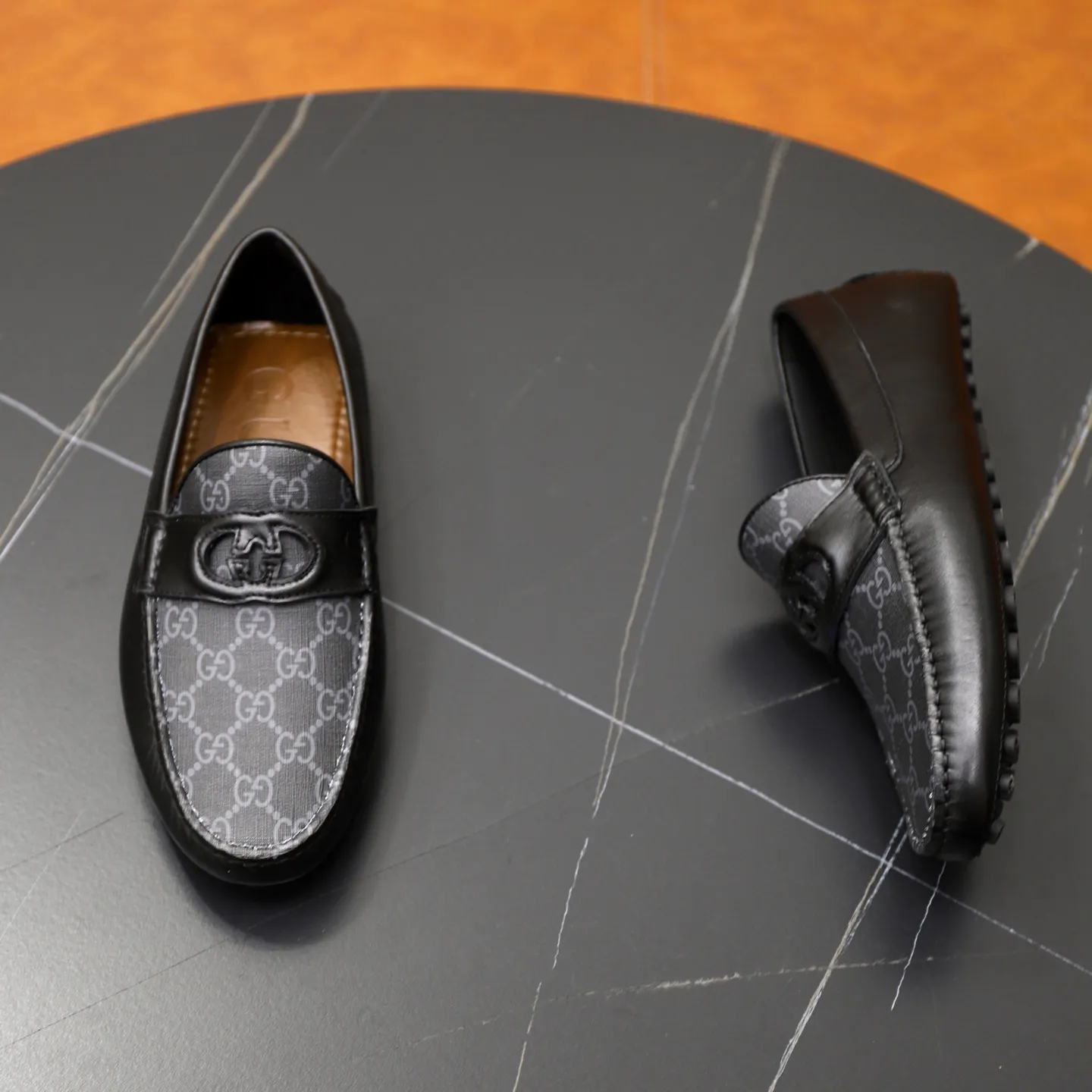 Ex-factory price: 480💰【GUCCI】Gucci ⚠️High-end men’s driving and pedal series ⚠️38-44 (customized for 45) ⚠️All original cowhide leather! Thick and soft! Made entirely of calfskin lining! Rubber sheet anti-slip beanie sole! Three-dimensional package technology! Fashionable and classic! Handicrafts! Original high quality! Feel free to compare!